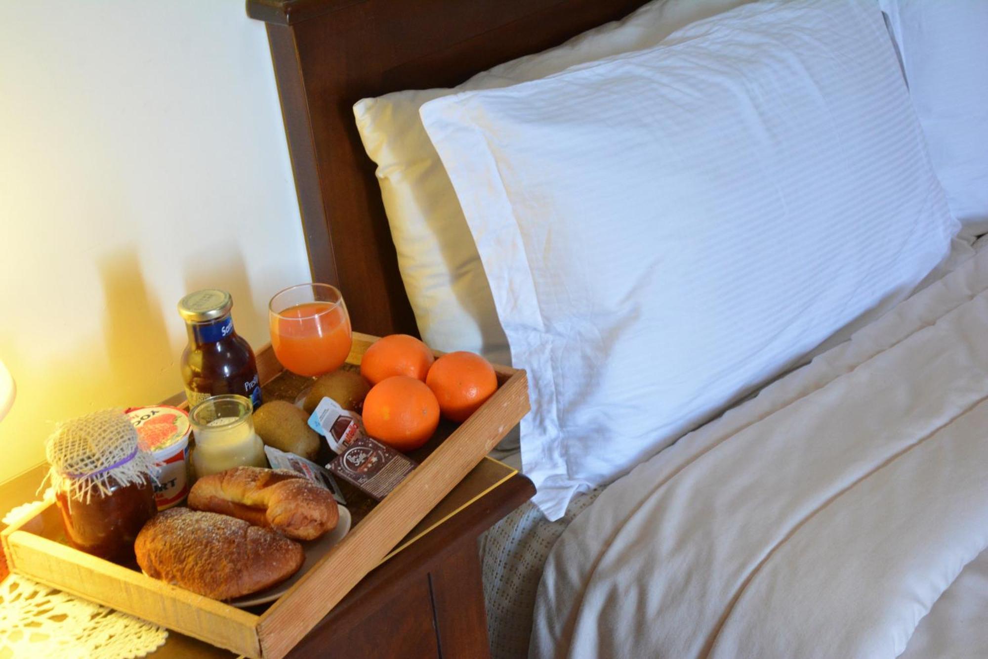 Agriturismo Il Pettirosso อาเจโรลา ภายนอก รูปภาพ